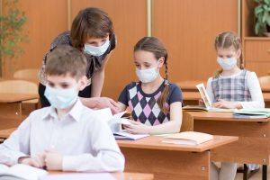 Clase prost ventilate, teren perfect pentru coronavirus