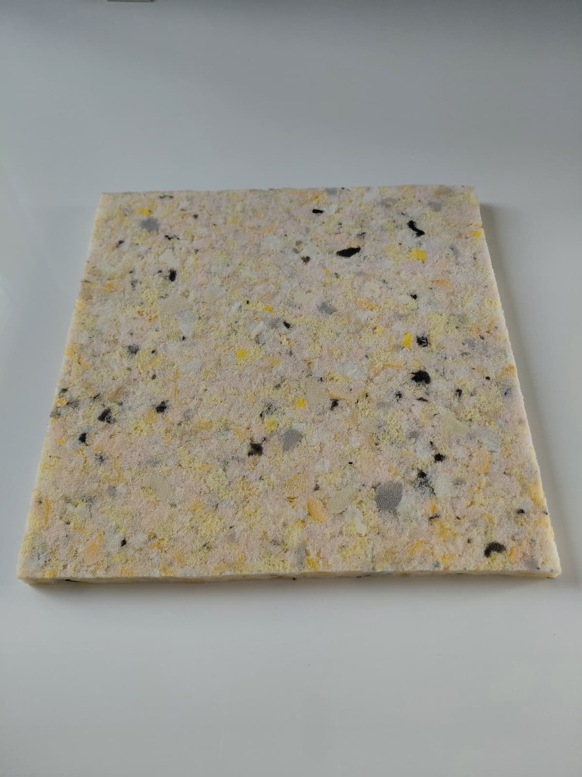 material-spuma-fonoabsorbanta-grila-exterioara-ventilatie-cu-recuperare-de-caldura-reabilitari.jpg